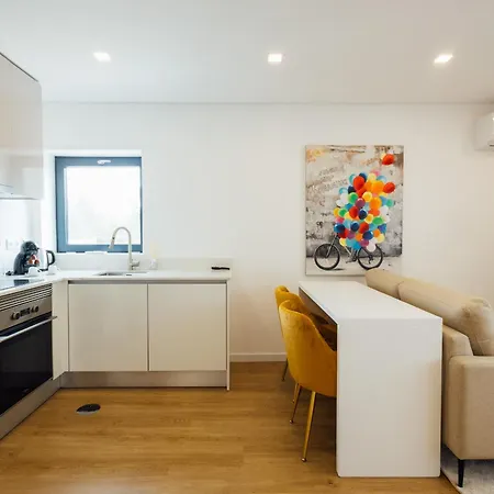 Lady Laura Gasthuis Figueira da Foz